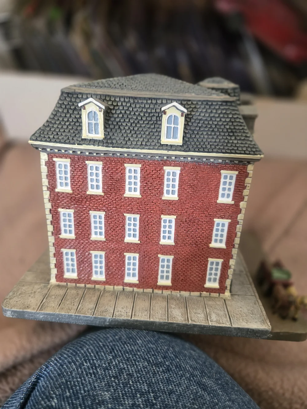 Danbury Mint detailed danbury